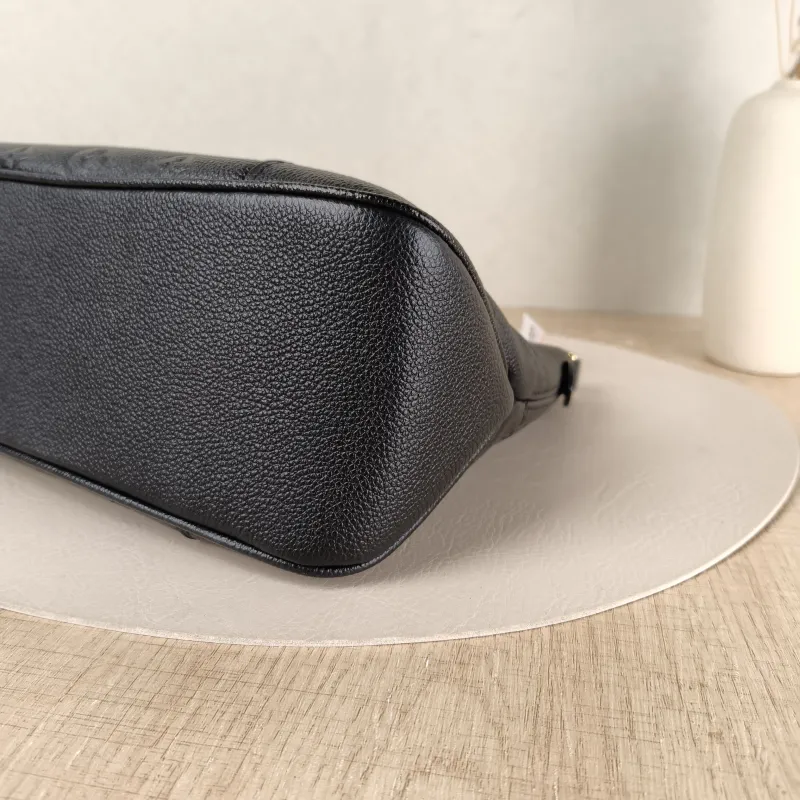 Louis Vuitton Crossbody Bag Boulogne Black Monogram Empreinte Embossed Calfskin Small 26 × 9.5 × 16 cm — detail view 4 of 9