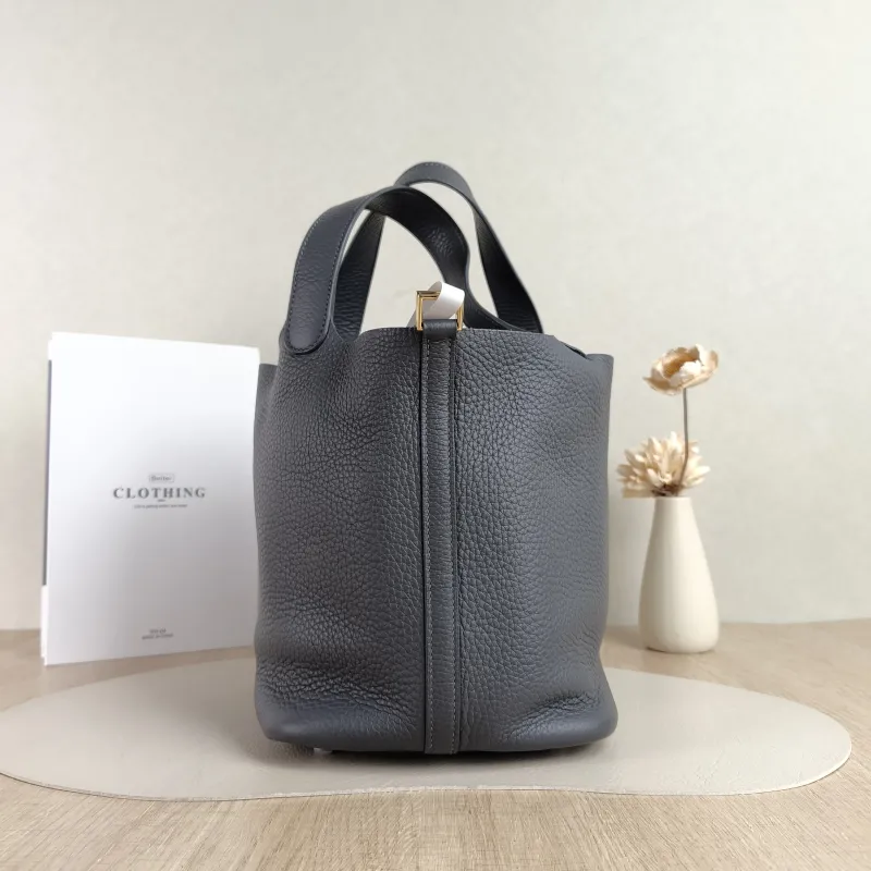 Hermès Top Handle Bag Picotin Lock 22 22 TC Calfskin Medium22 × 17 × 21 cm