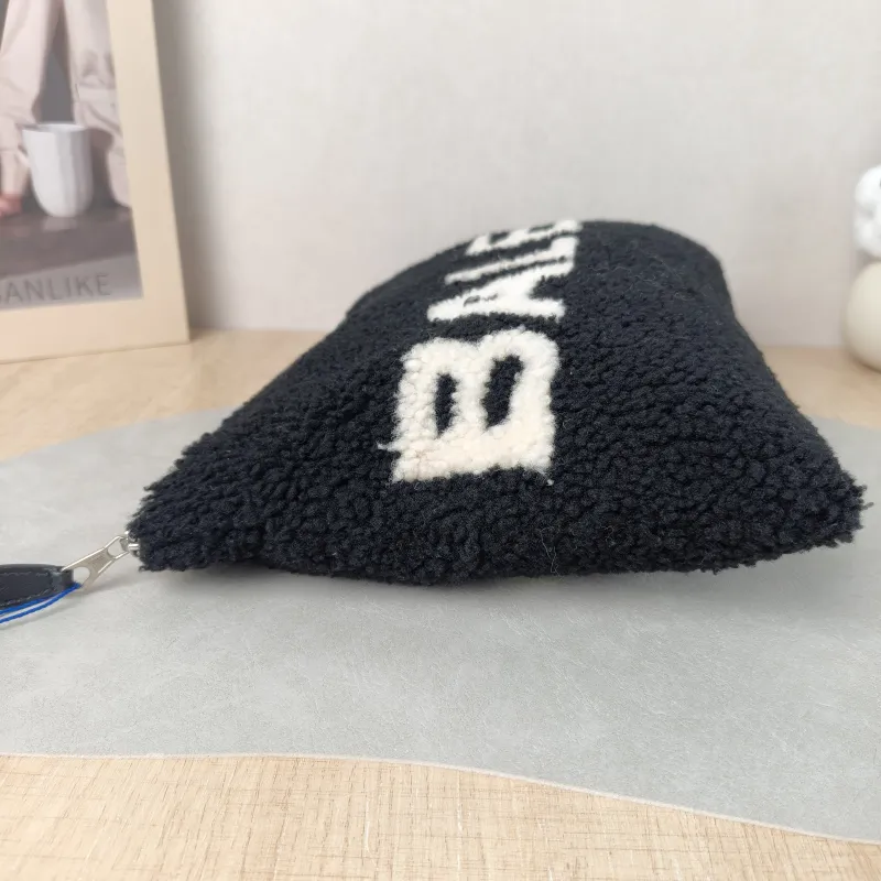 BALENCIAGA Clutch Clutch Black White One Size 33*23 — detail view 7 of 10