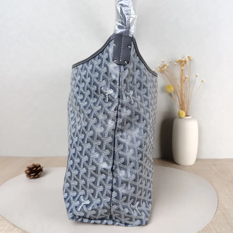 GOYARD Shoulder Bag Boheme Hobo​ Grey ine Canvas Small 43 × 14 × 27 cm — detail view 6 of 11