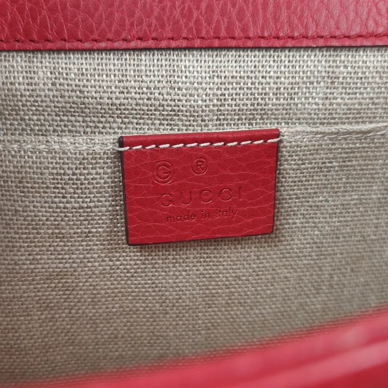 GUCCI Crossbody Bag g Collection Red Calfskin Small 20 × 9 × 16 cm — detail view 10 of 13