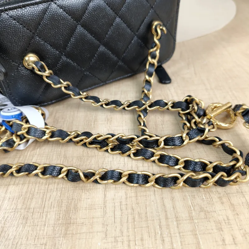 Chanel Crossbody Bag Edition 16 × 8 × 9.5 cm — detail view 3 of 13