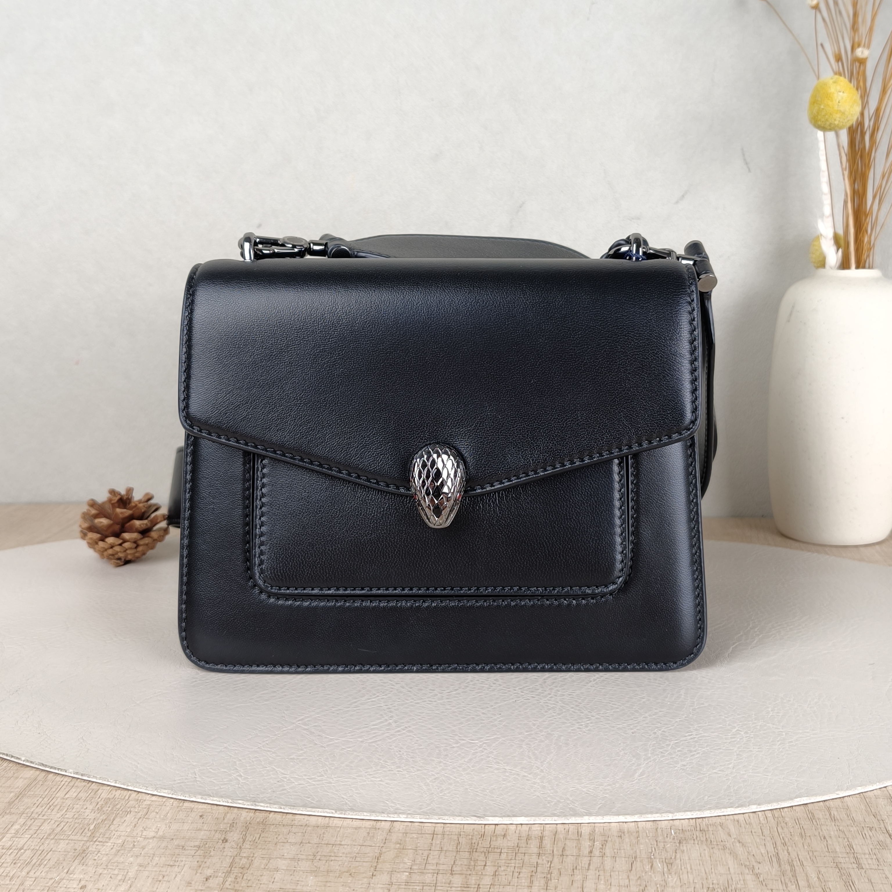 Bvlgari Crossbody Bag Serpenti Forever Collection Maxi Chain Black Lambskin Small19.5 × 8.5 × 15 cm