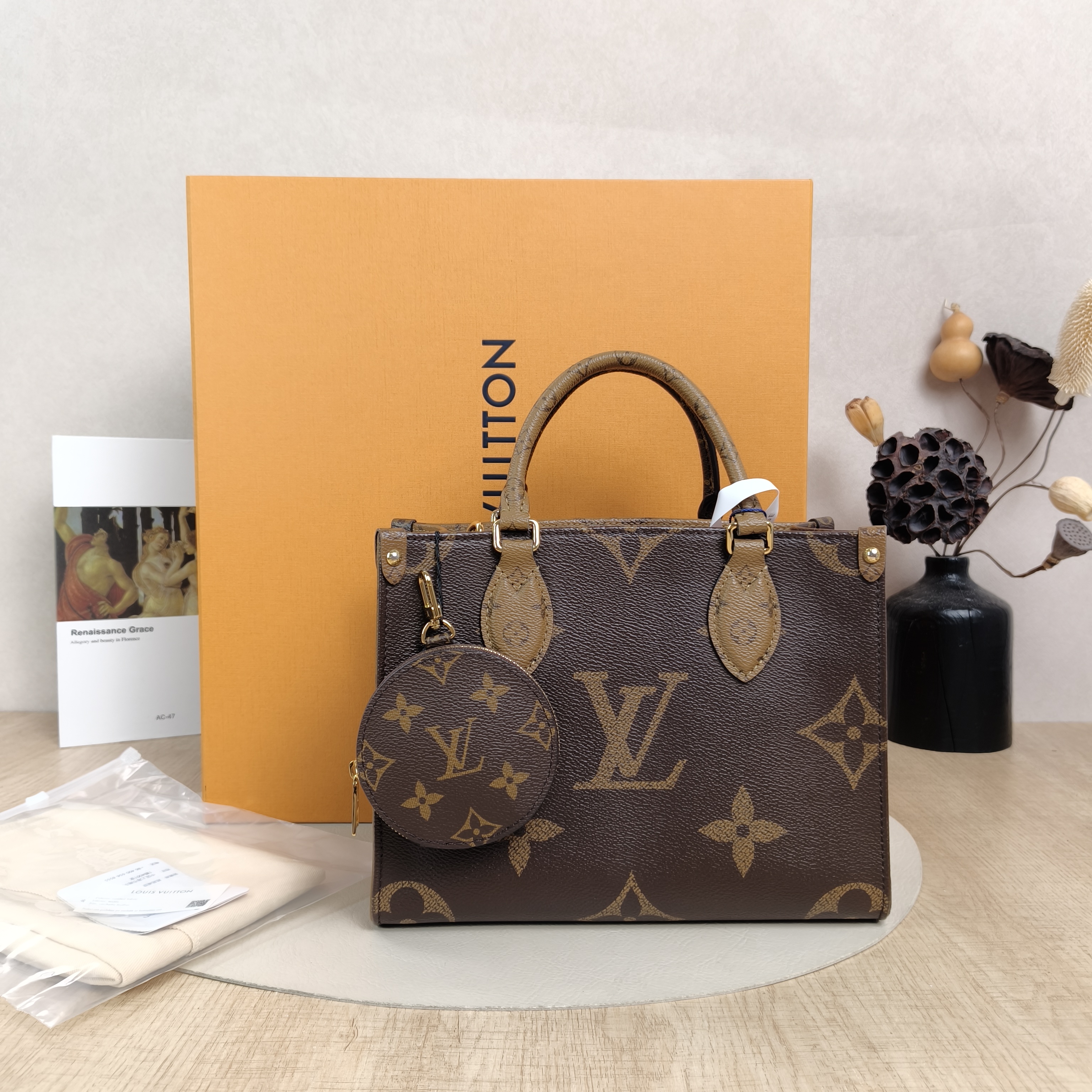 Louis Vuitton Shoulder Bag Onthego Monogram PVC Small25 × 11.5 × 19 cm — cover view 5 of 6