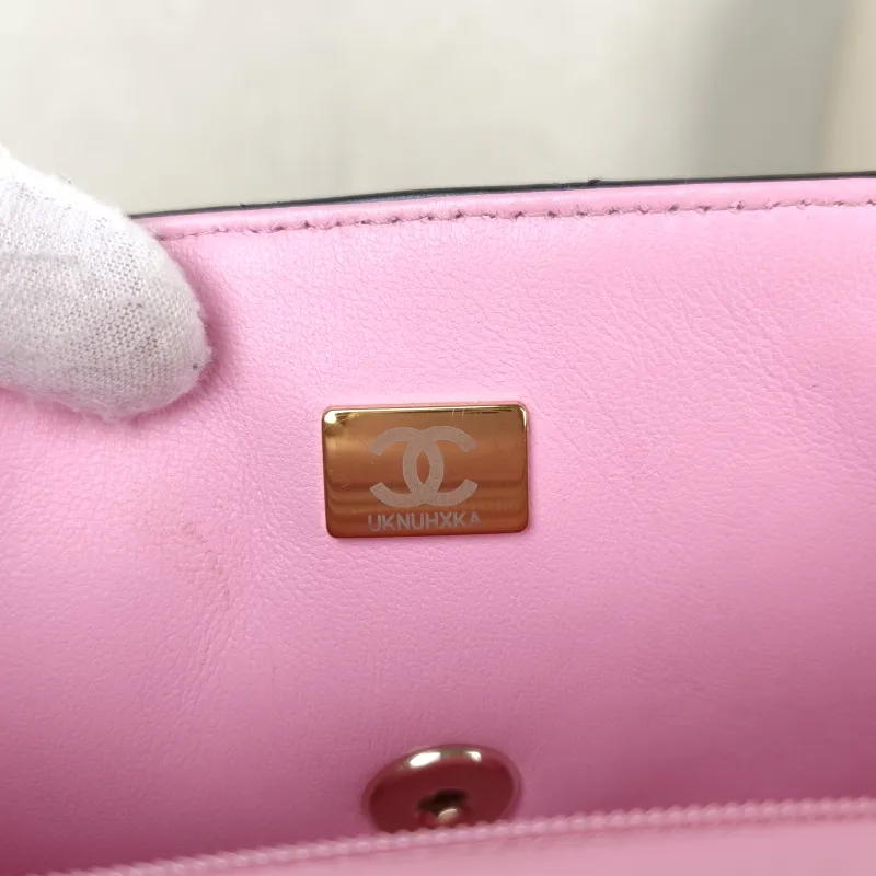 Chanel Crossbody Bag mini Black · Pink Lambskin mini 20 × 6 × 12 cm — detail view 6 of 14
