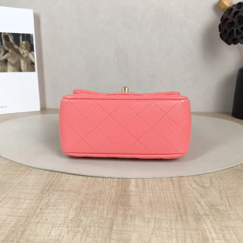 Chanel Crossbody Bag Red Lambskin One Size 17 × 8 × 13.5 cm — cover view 6 of 6
