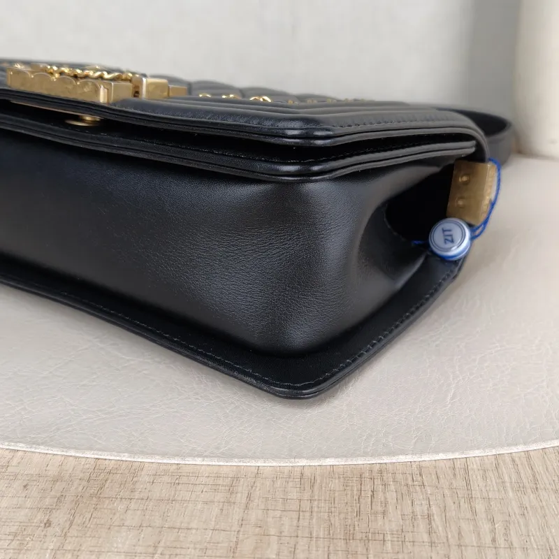 Chanel Crossbody Bag Le Boy​ Black Calfskin Small 20.5 × 8.5 × 12 cm 29 — detail view 9 of 15