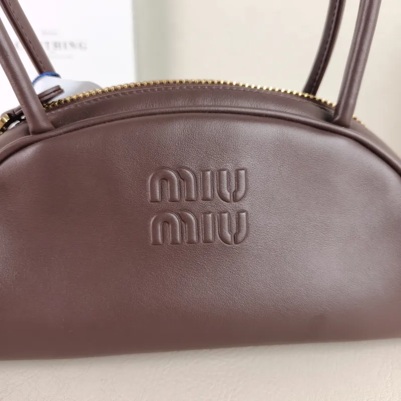 Miumiu Shoulder Bag Beau Calfskin Small 23 × 10 × 11.5 cm — detail view 7 of 11