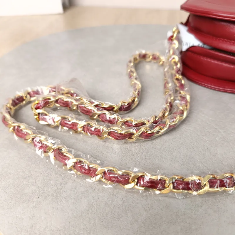 Chanel Crossbody Bag Crossbody Bag Red Lambskin One Size16 × 6 × 11 cm — detail view 10 of 14
