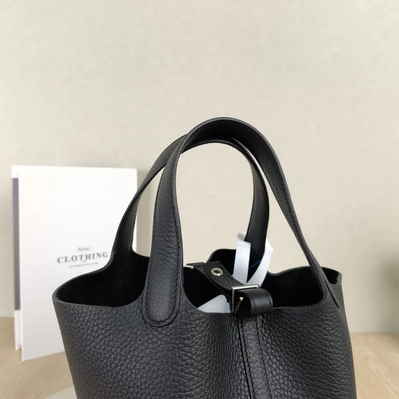 Hermès Top Handle Bag Picotin Lock 18 1889Black Clemence Taurillon TC Calfskin Small18 × 13 × 19 cm — detail view 7 of 12