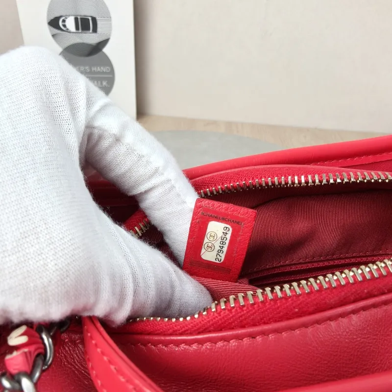 Chanel Crossbody Bag Gabrielle Gabrielle Bag Red CC alfskin Small20 × 8 × 15 cm — detail view 2 of 15