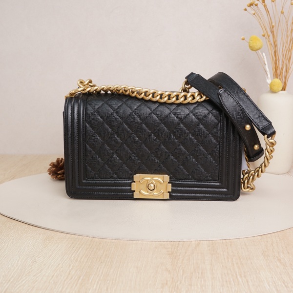 Chanel leboy Chain Bag28 Medium Black with Gold-Tone Hardware Calfskin · 25 × 9 × 15 cm