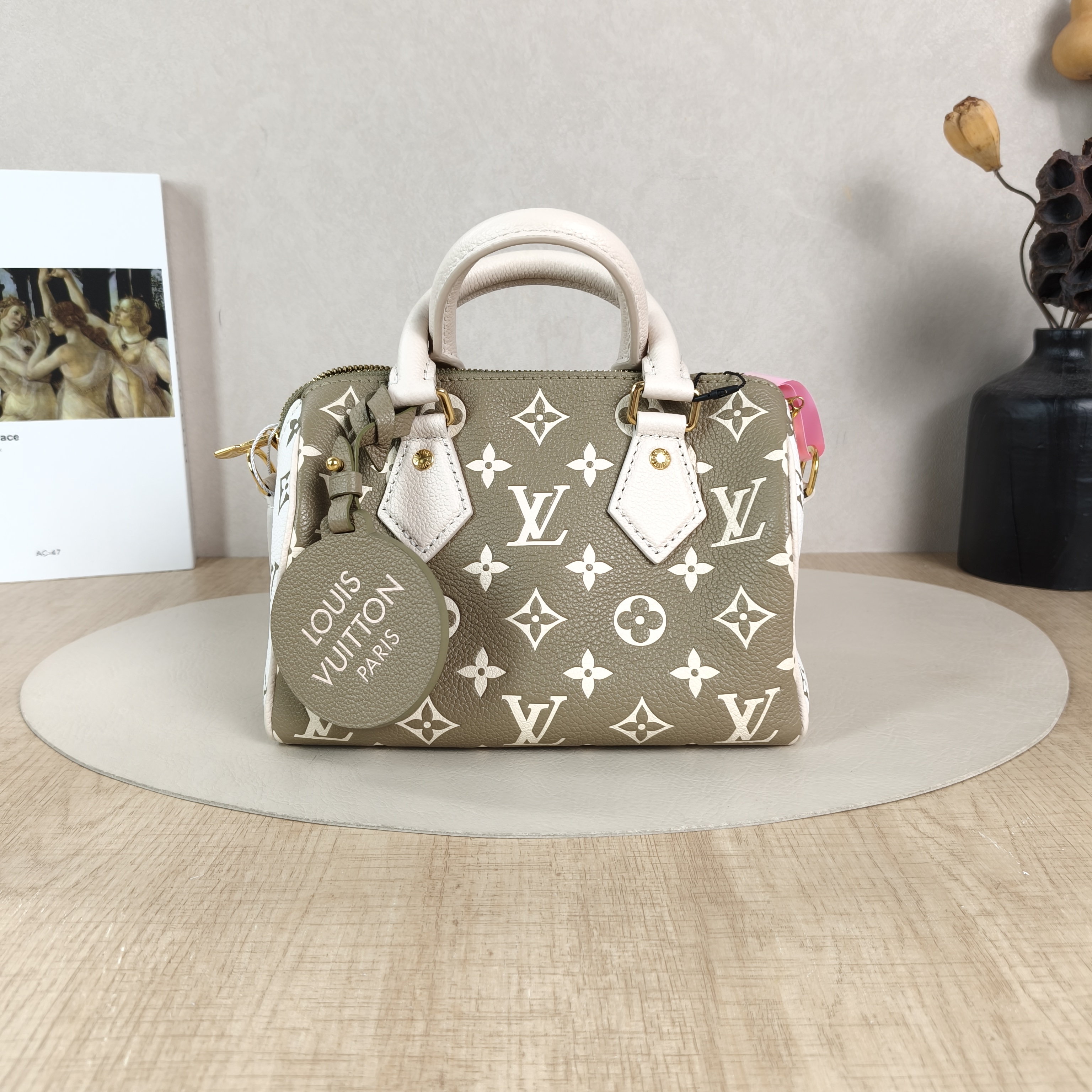 Louis Vuitton Crossbody Bag Speedy20 · White Empreinte Embossed Calfskin Small20.5 × 12 × 13.5 cm