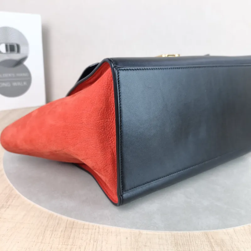 CELINE Crossbody Bag Trapeze Colorblock Calfskin Small27 × 13 × 22 cm — detail view 2 of 12