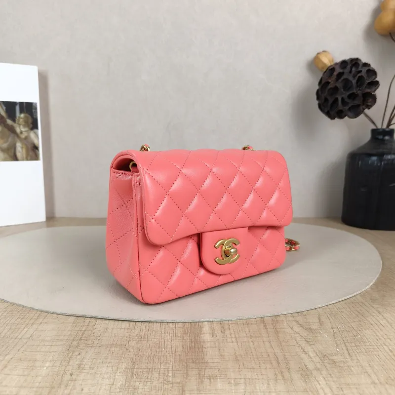Chanel Crossbody Bag Red Lambskin One Size 17 × 8 × 13.5 cm — cover view 5 of 6