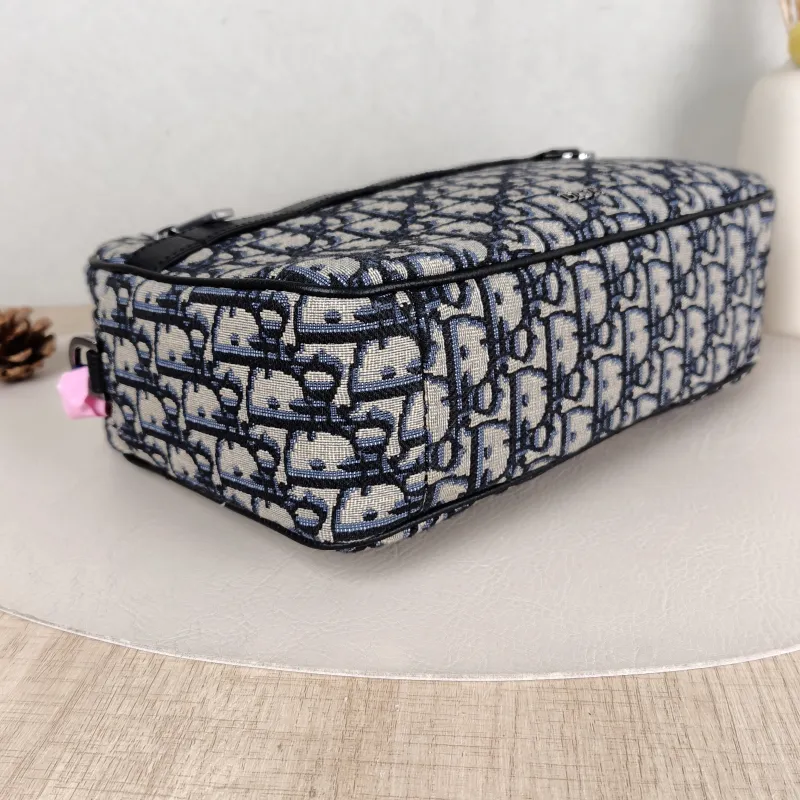 DIOR Crossbody Bag Safari Messenger Bag Beige · Black Large 26.5 × 7.5 × 17.5 cm — detail view 3 of 14