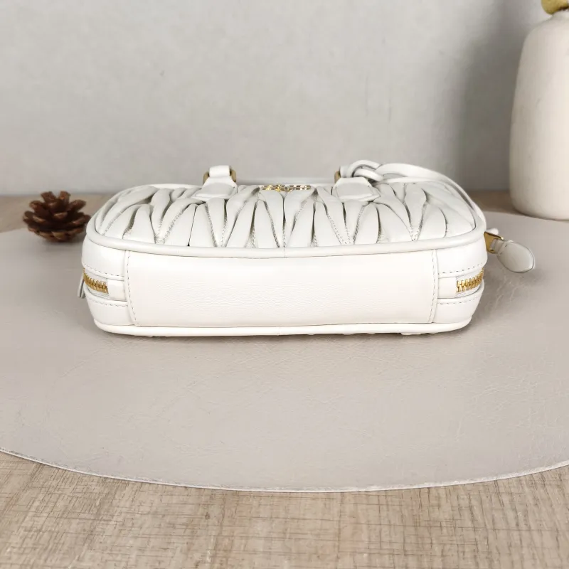 Miumiu Top Handle Bag Arcadie MatelasséCollection Edition White Lambskin mini19 × 5 × 10 cm — cover view 3 of 5
