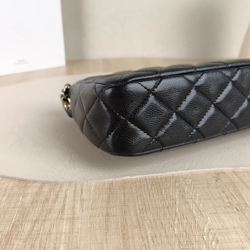 Chanel Crossbody Bag Black Grained Calfskin One Size 21 × 5.5 × 12 cm — detail view 4 of 13
