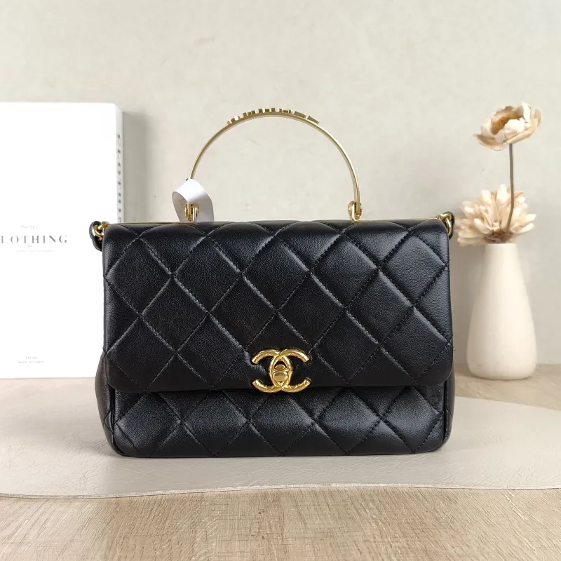 Chanel Crossbody Bag24c mini Black Lambskin One Size20.5 × 6 × 14 cm