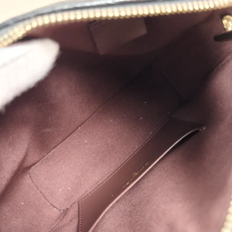 Chanel Crossbody Bag25c Vanity Case Bag Black Grained Calfskin One Size21.5 × 7.5 × 19 cm — detail view 3 of 12