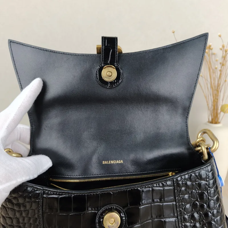 BALENCIAGA Shoulder Bag DOWNTOWN Black Calfskin Small30 × 10 × 17.5 cm — detail view 16 of 16