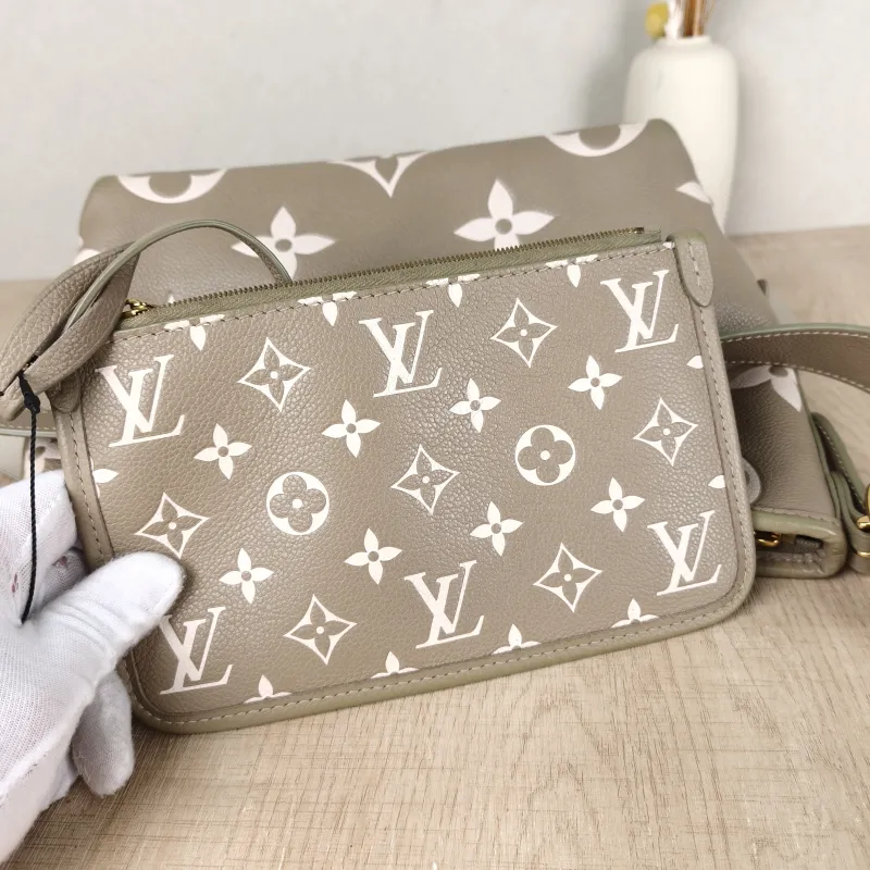 Louis Vuitton Crossbody Bag Carryall Calfskin Small29.5 × 12 × 24 cm — detail view 11 of 14