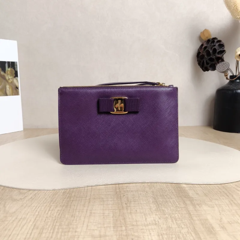 FERRAGAMO Wallet Wallet Calfskin20*13