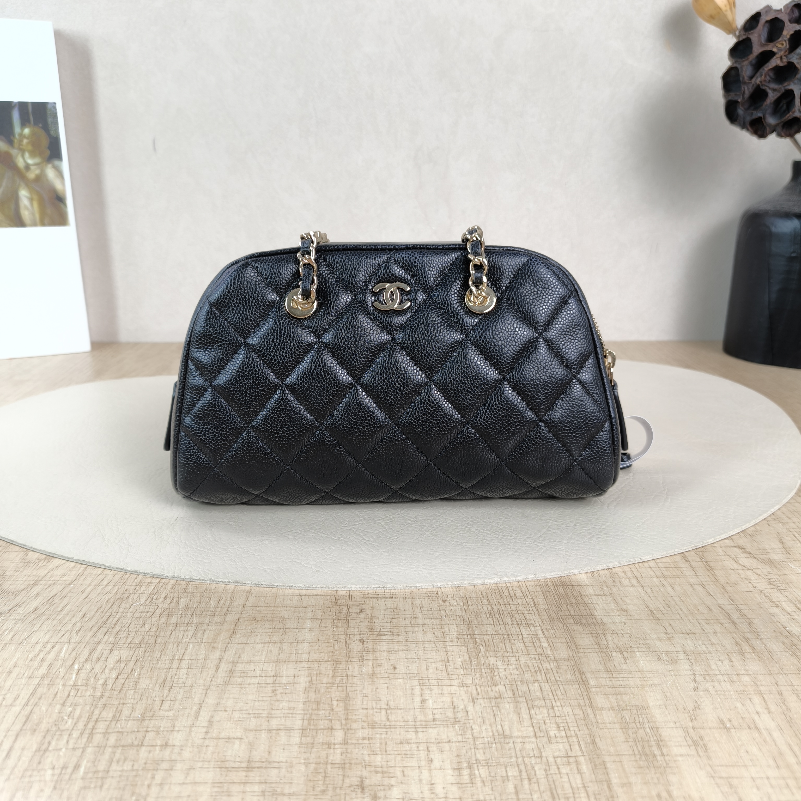 Chanel Shoulder Bag Bowling Bag Black Calfskin One Size19.5 × 5.5 × 12 cm