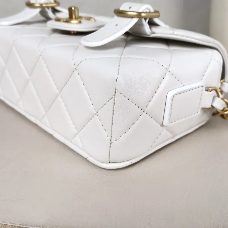 Chanel Crossbody Bag Messenger Bag White Calfskin One Size 20 × 7 × 12.5 cm — detail view 2 of 13