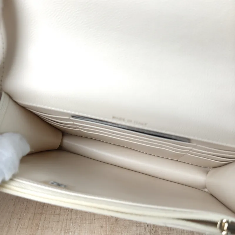 Chanel Backpack Backpack White Grained Calfskin One Size 18.2 × 5 × 14 cm — detail view 2 of 11