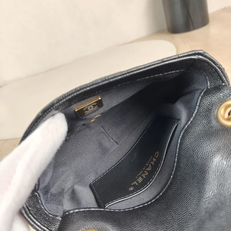 Chanel Crossbody Bag Black Calfskinmini17 × 4 × 12 cm — detail view 7 of 12