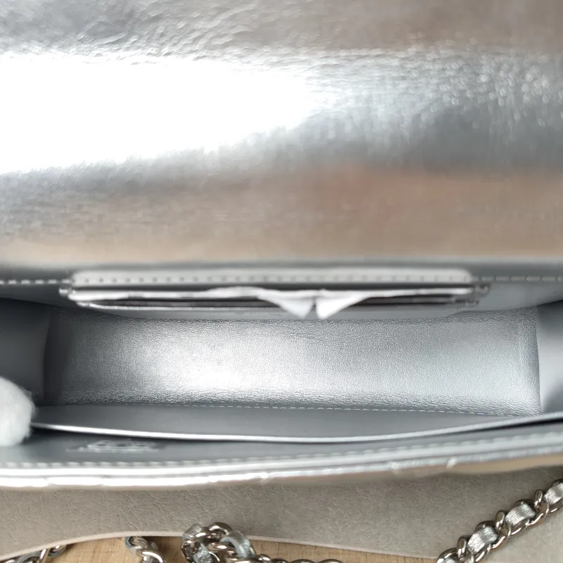 Chanel Crossbody Bag kelly Silver Waxed Leather One Size 18 × 4.5 × 10 cm — detail view 10 of 12