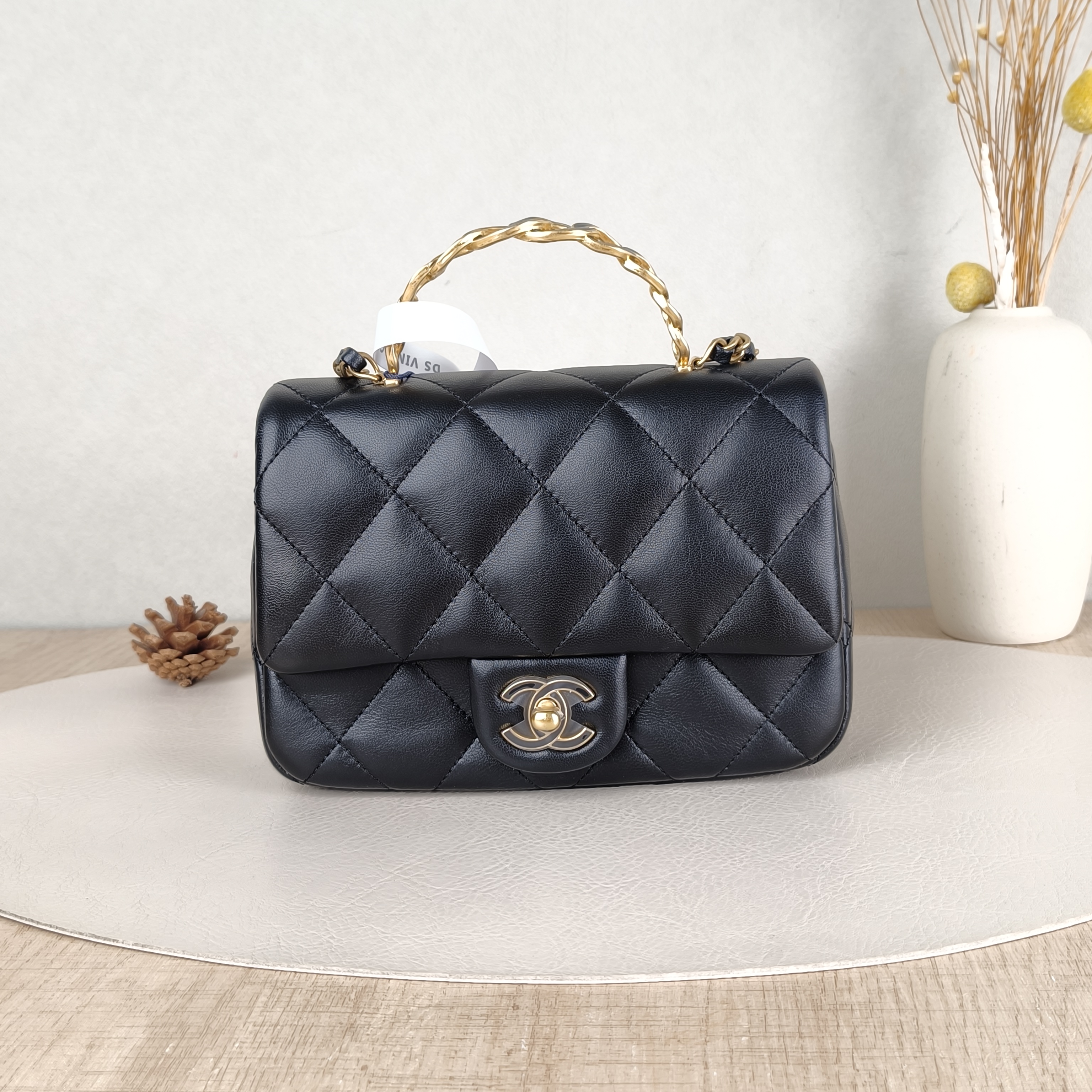 Chanel Crossbody Bag Black with Gold-Tone Hardware Lambskin One Size19 × 6 × 14 cm