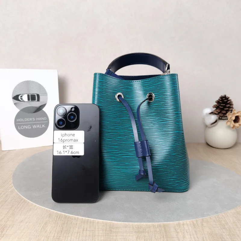 GUCCI Crossbody Bag NÉONOÉ Bucket Bag BB Monogram PVC Medium 24 × 7 × 14.5 cm — cover view 4 of 5