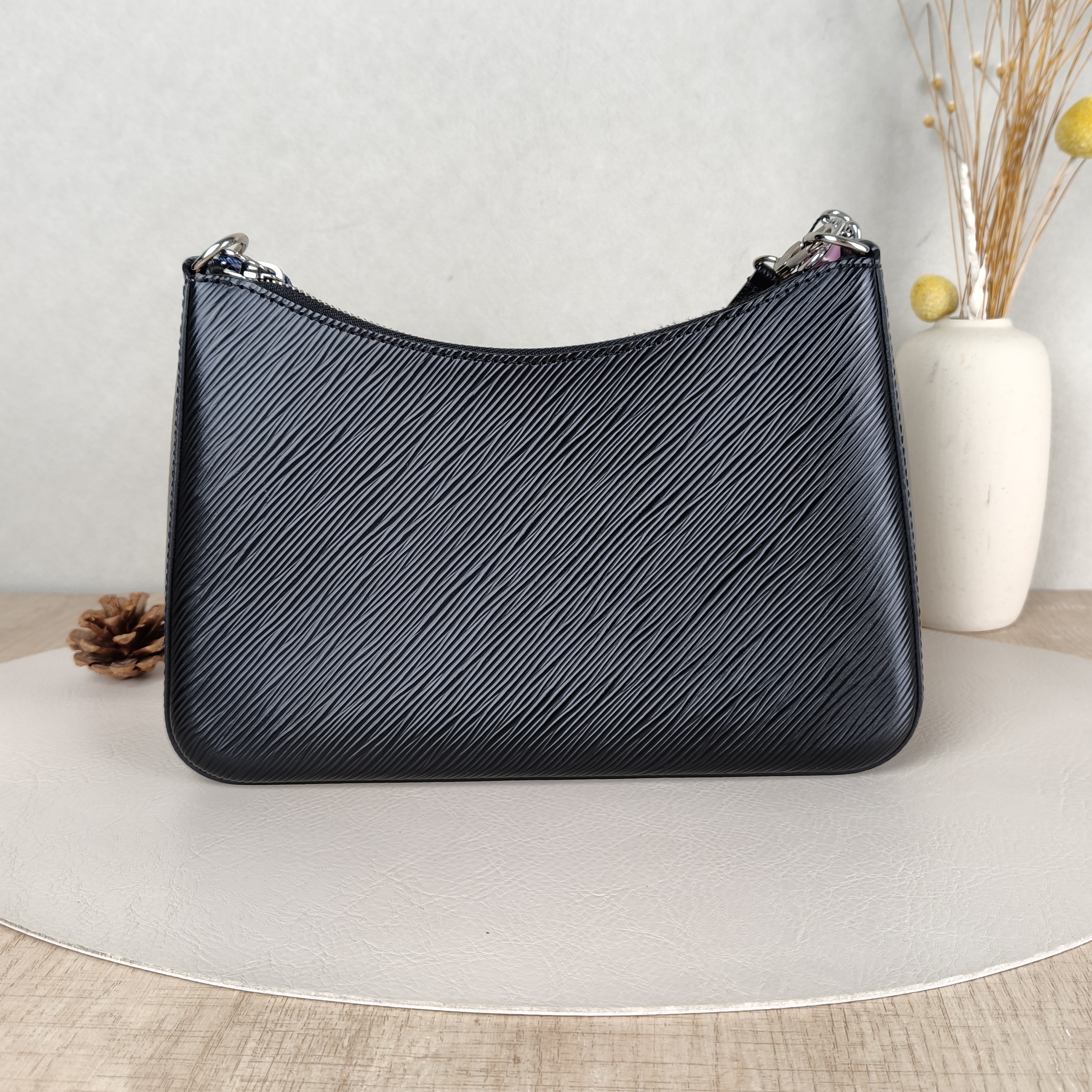 Louis Vuitton Crossbody Bag MARELLE Black Epi Embossed Calfskin Small25 × 8 × 15 cm — cover view 2 of 5