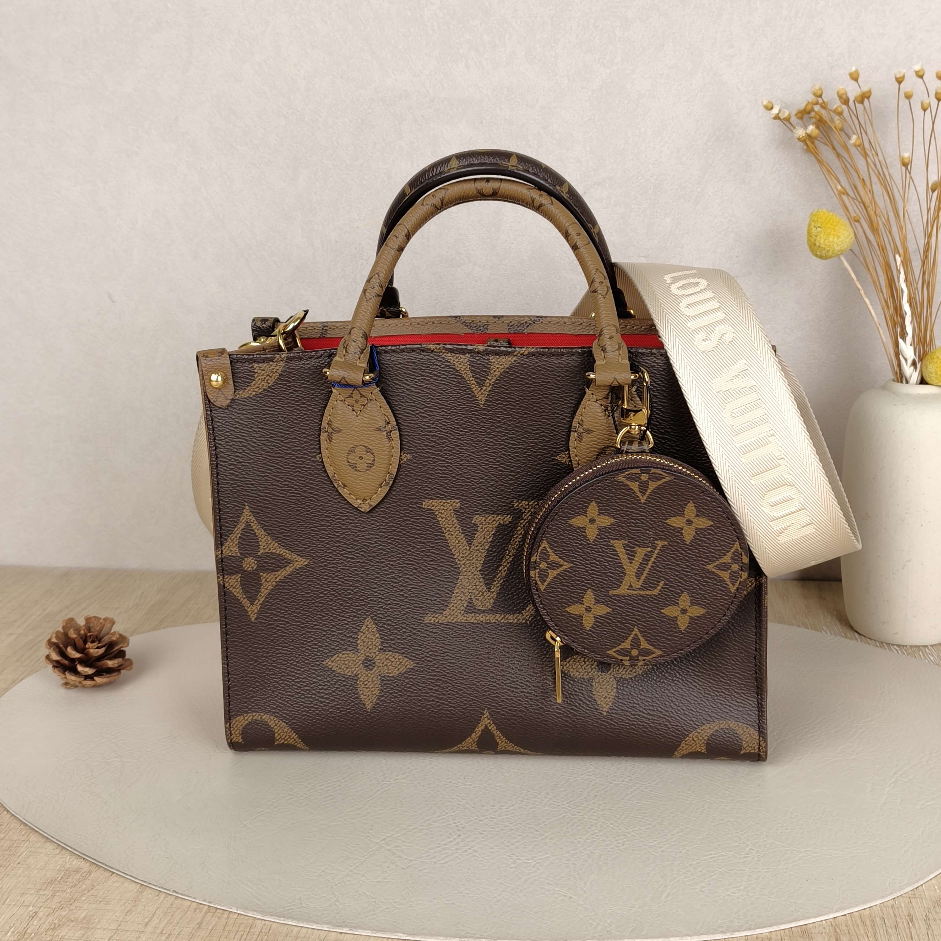 Louis Vuitton Shoulder Bag Onthego Monogram PVC Small25 × 11.5 × 19 cm