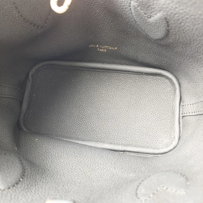 Louis Vuitton Crossbody Bag NEVERFULL INSIDE OUT BB Black PVC · Calfskin BB26.5 × 11 × 16.5 cm — detail view 8 of 11
