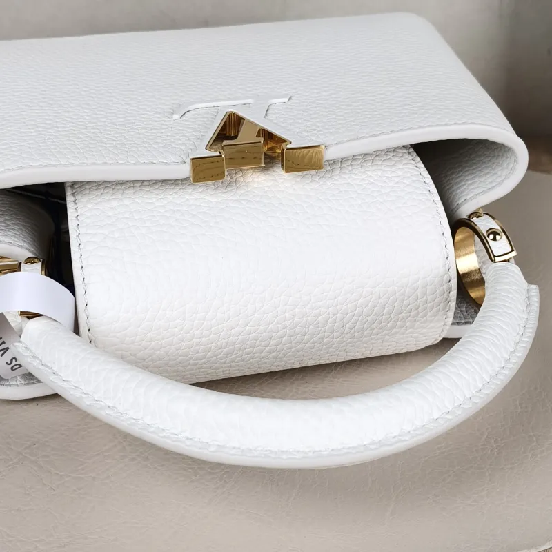 Louis Vuitton Shoulder Bag MY Capucines White Calfskin One Size 23 × 8 × 15 cm — detail view 11 of 13