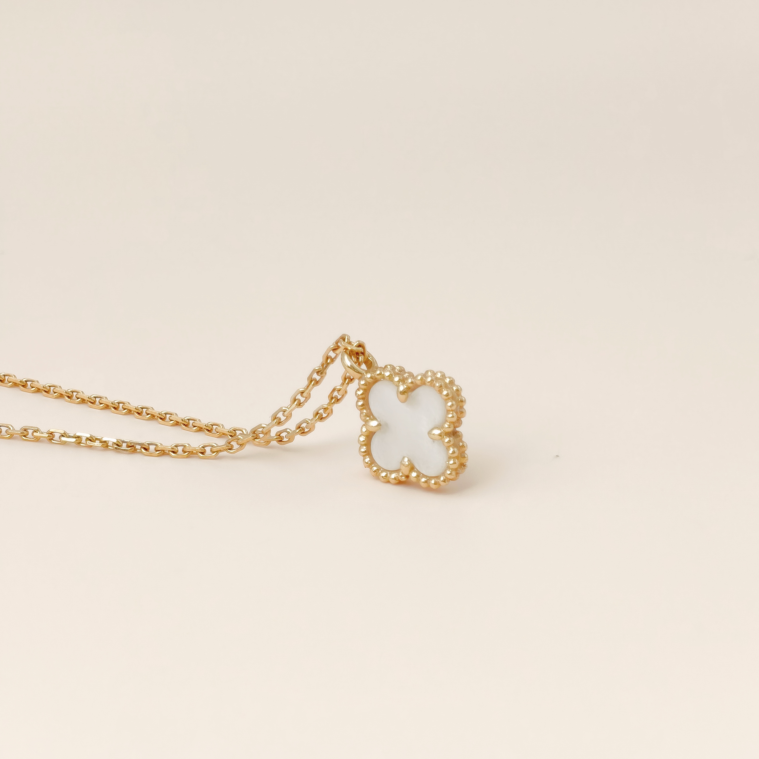 Van Cleef & Arpels Necklace Alhambra Pearl · White Mother-of-Pearl18KY ellow Gold Sweet Mini40cm — cover view 2 of 11