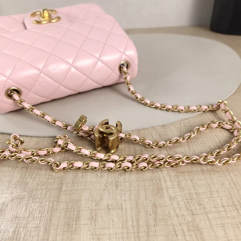 Chanel Crossbody Bag 25b c Pink Lambskin Mini 17 × 8 × 13.5 cm — detail view 6 of 12