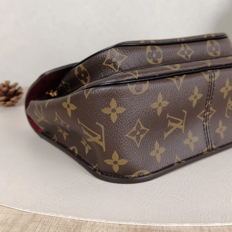 Louis Vuitton Crossbody Bag Passy Messenger Bag Monogram PVC Small23 × 9 × 17 cm — detail view 7 of 13