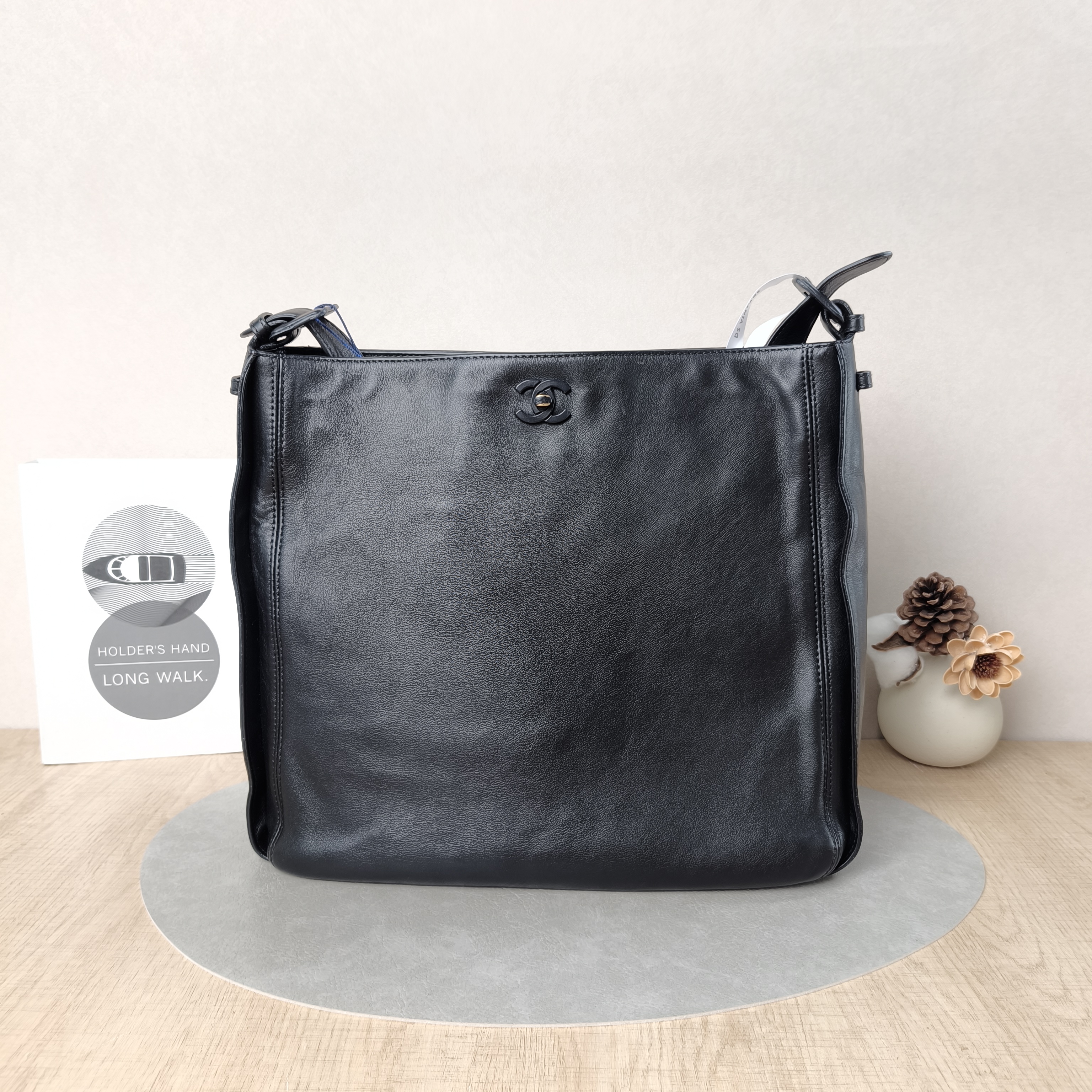 Chanel Crossbody Bag So black hobo Crossbody Bag Black Calfskin One Size33 × 8 × 30 cm