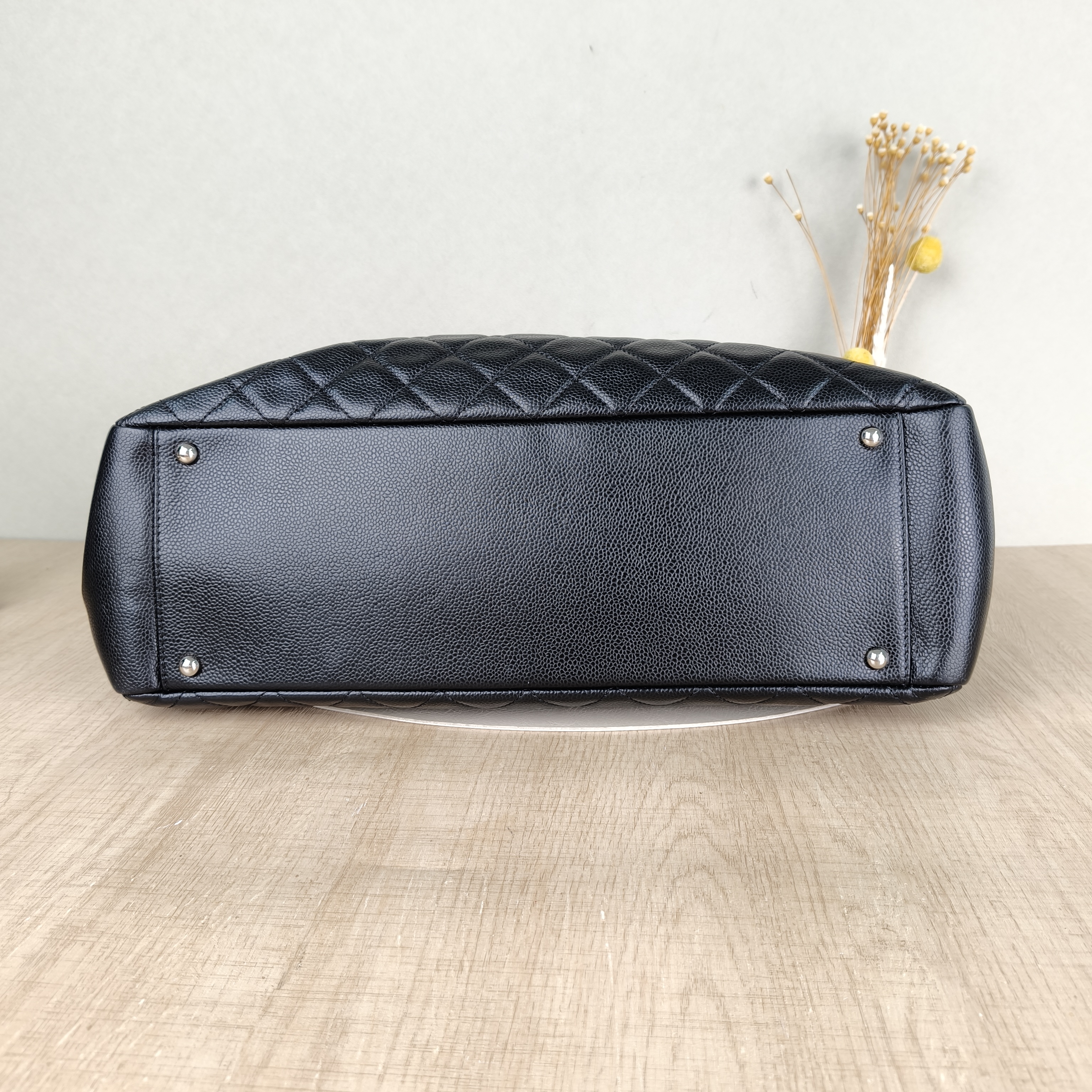 Chanel Shoulder Bag Grand Shopping Tote GST Shopping Tote Black Grained Calfskin XL41 × 15 × 27 cm — cover view 2 of 5