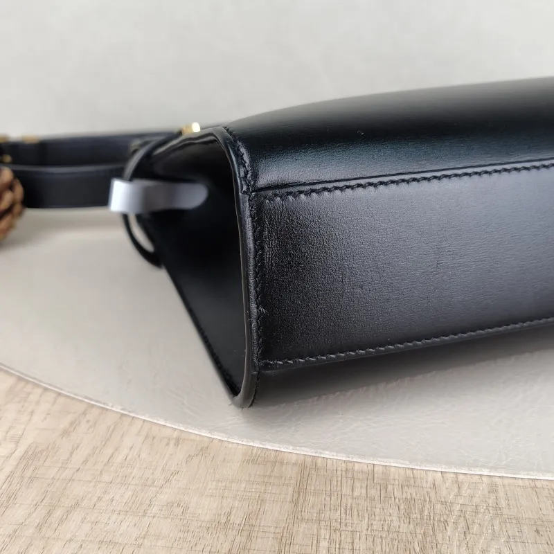 SAINT LAURENT Shoulder Bag MANHATTAN Black Calfskin Medium29 × 20 × 7 cm,5 — detail view 5 of 11
