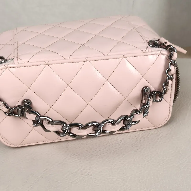 Chanel Crossbody Bag Edition Pink Calfskin Mini 16 × 8 × 9.5 cm — detail view 13 of 13