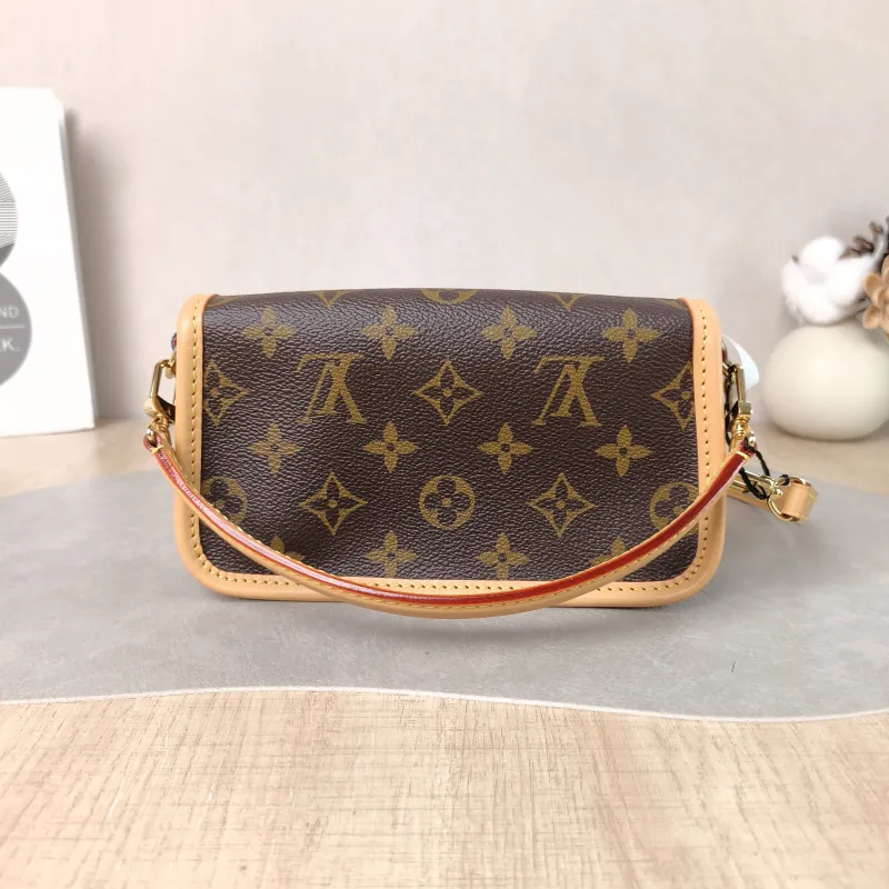 Louis Vuitton Crossbody Bag Diane Baguette Bag Monogram PVC nano 19 × 6 × 10.5 cm — cover view 4 of 6