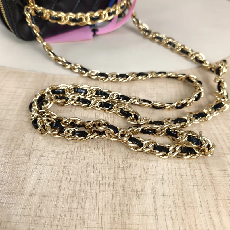 Chanel Crossbody Bag Edition Black Lambskinmini16 × 8 × 9.5 cm — detail view 4 of 14
