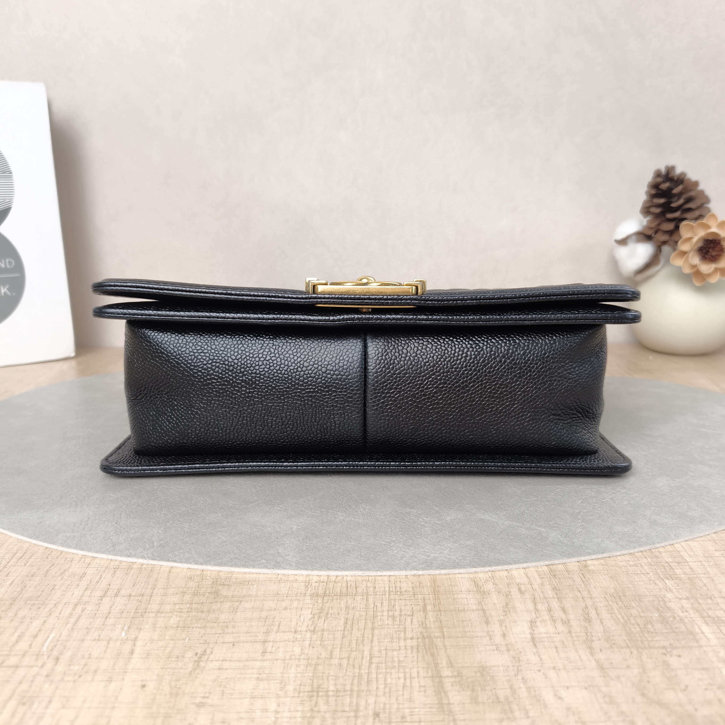 Chanel Crossbody Bag Le BoyBlack Grained Calfskin Medium25 × 9 × 15 cm — cover view 3 of 5