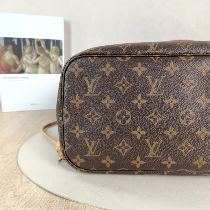 Louis Vuitton Shoulder Bag Neverfull Monogram PVC Medium 31 × 14 × 28 cm — detail view 11 of 12