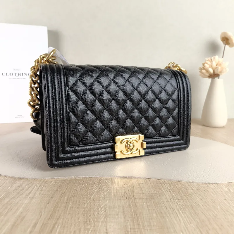 Chanel Crossbody Bag Le Boy​ Black Grained Calfskin Medium 25 × 9 × 15 cm — cover view 2 of 6